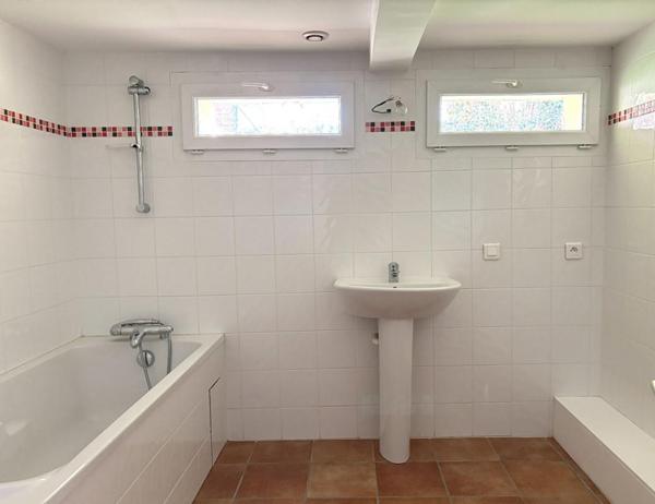 Saint Etienne secteur la Vivaraize maison 4 pièces 2 chambres sur 706m² de terrain