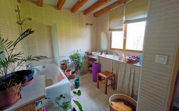 Maison à vendre    5 pièces •  Castelnau-Rivière-Basse