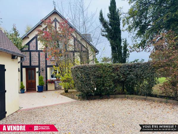 Propriété de 230 m² sur environ 3 hectares avec piscine, prairies et cadre paisible - 589 500