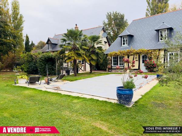 Propriété de 230 m² sur environ 3 hectares avec piscine, prairies et cadre paisible - 589 500