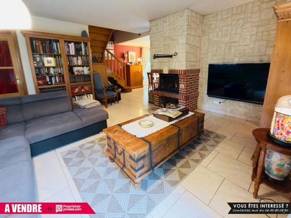 Propriété de 230 m² sur environ 3 hectares avec piscine, prairies et cadre paisible - 589 500