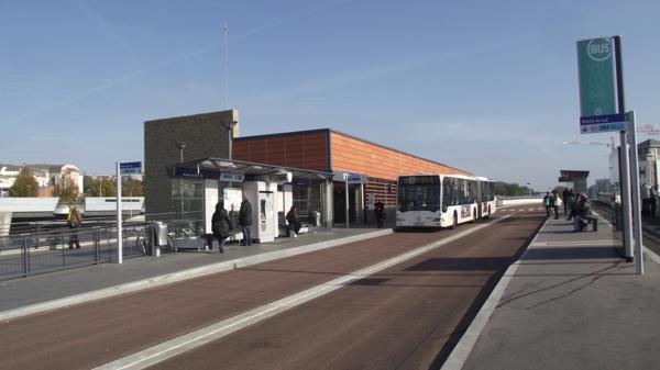 Créteil Pointe du Lac appartement F4 77 m2 en duplex Balcon 3.20 m2