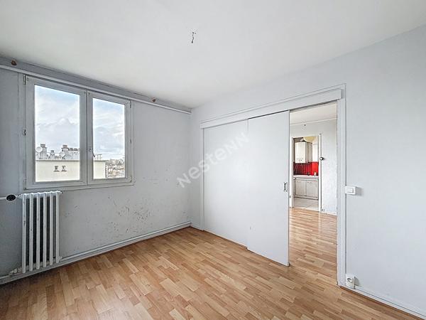 MONTREUIL, PROCHE DU QUARTIER COMMERCANT DE PAUL SIGNAC, DERNIER ETAGE AVEC ASCENSEUR, APPARTEMENT 3 PIECES AVEC BALCON ET CAVE
