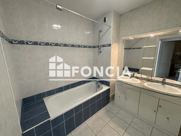 Location Appartement 3 pièces 67.07 m² - 73 RUE FONTAINE BLANCHE Chambray Les Tours 37170