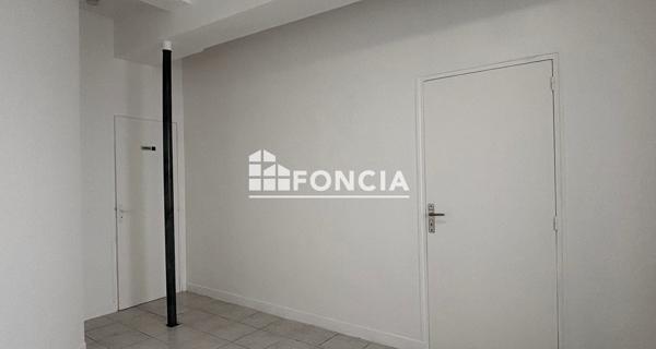 Location Local commercial 2 pièces 31 m² - ÉTampes 91150