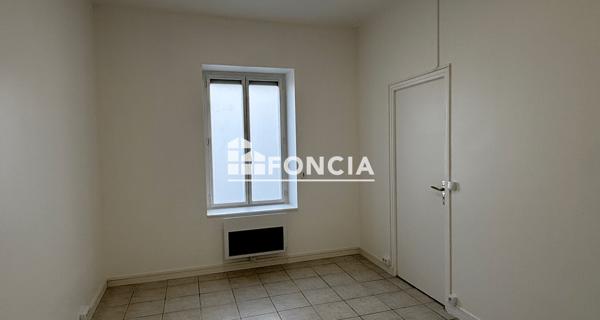 Location Local commercial 2 pièces 31 m² - ÉTampes 91150