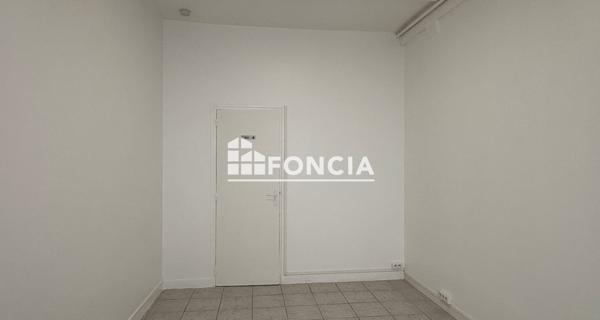 Location Local commercial 2 pièces 31 m² - ÉTampes 91150