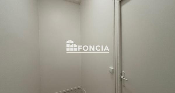 Location Local commercial 2 pièces 31 m² - ÉTampes 91150