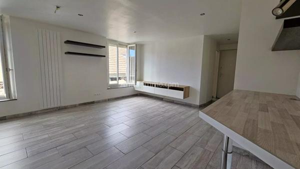Vente                                                      Appartement
                        
                     2 pièces                      47 m2                     à Montlhéry