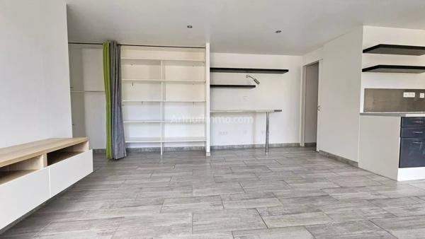 Vente                                                      Appartement
                        
                     2 pièces                      47 m2                     à Montlhéry