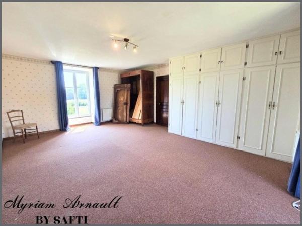 Grande maison en pierre 4 chambres avec dépendance