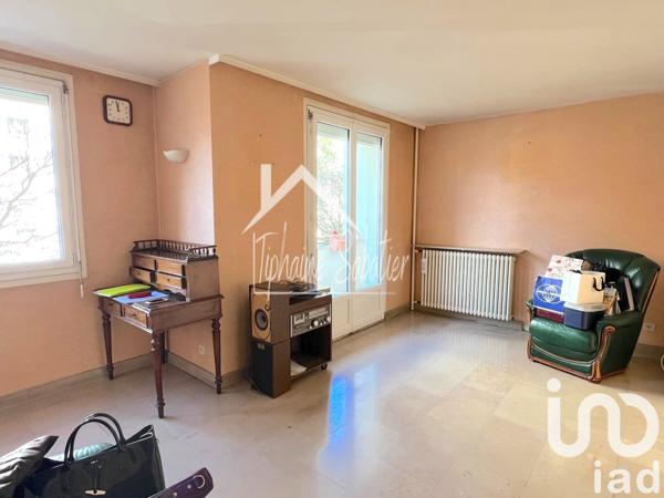 Appartement 3 pièces de 50 m² à Bourgoin-Jallieu (38300)