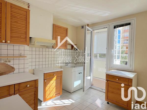 Appartement 3 pièces de 50 m² à Bourgoin-Jallieu (38300)