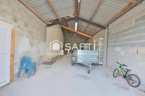 Charme et volumes : maison avec piscine à 2,5 km de la plage