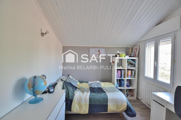 Charme et volumes : maison avec piscine à 2,5 km de la plage