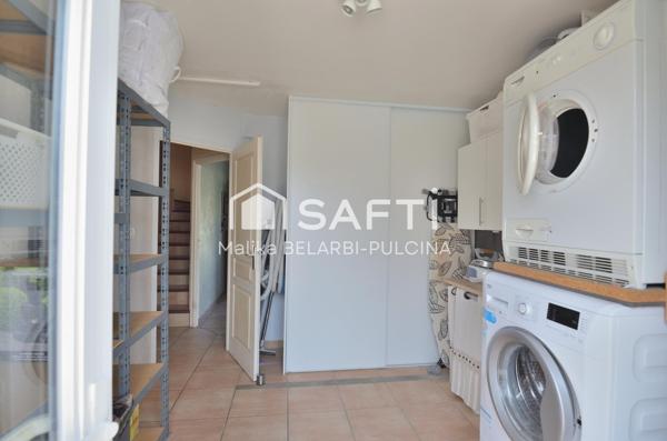 Charme et volumes : maison avec piscine à 2,5 km de la plage