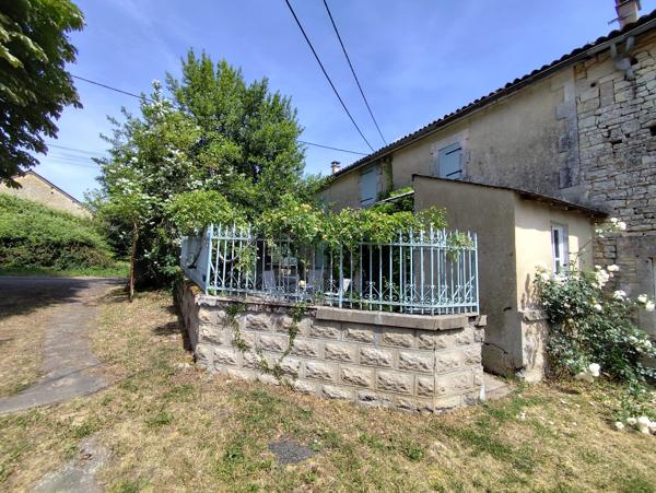 Élégante maison de village de style Belle Époque comprenant 4 chambres, un jardin, des granges et un potentiel exceptionnel