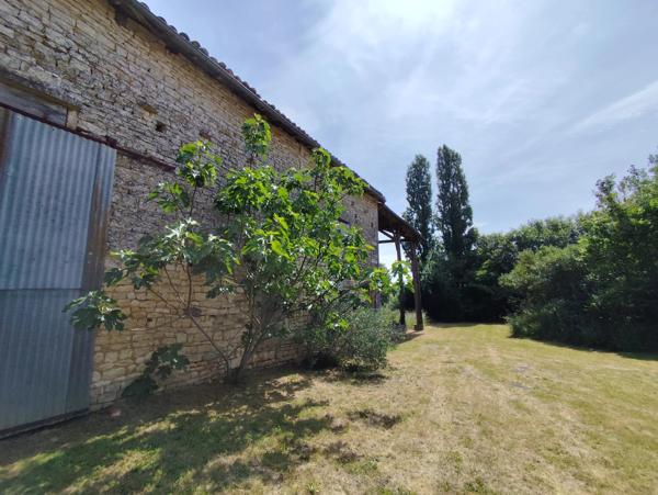 Élégante maison de village de style Belle Époque comprenant 4 chambres, un jardin, des granges et un potentiel exceptionnel