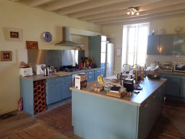 Élégante maison de village de style Belle Époque comprenant 4 chambres, un jardin, des granges et un potentiel exceptionnel