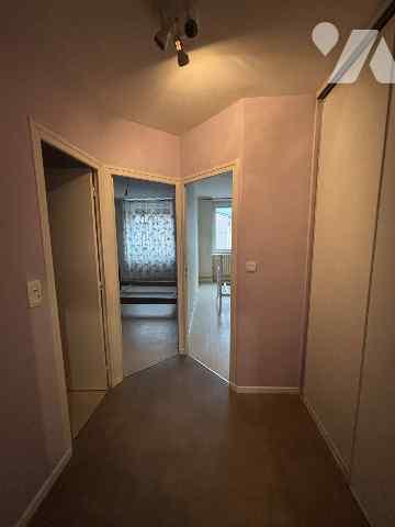 A Saint-Etienne, rue Louis Soulier, appartement de Type 6 d'environ 118 m2 avec garage