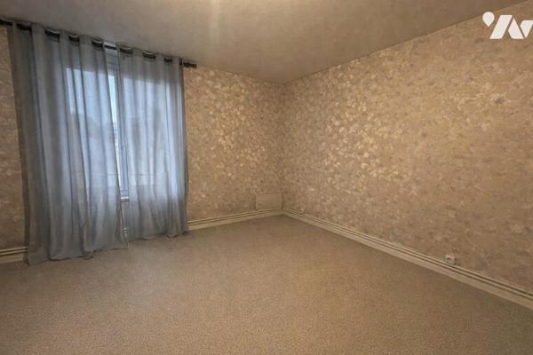 A Saint-Etienne, rue Louis Soulier, appartement de Type 6 d'environ 118 m2 avec garage