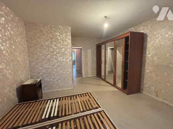 A Saint-Etienne, rue Louis Soulier, appartement de Type 6 d'environ 118 m2 avec garage