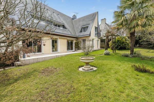 Saint-Grégoire centre – Spacieuse maison d'architecte au cœur d’un quartier prisé