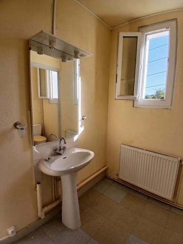Vente                                                      Maison
                        
                     6 pièces                      117 m2                     à La Machine