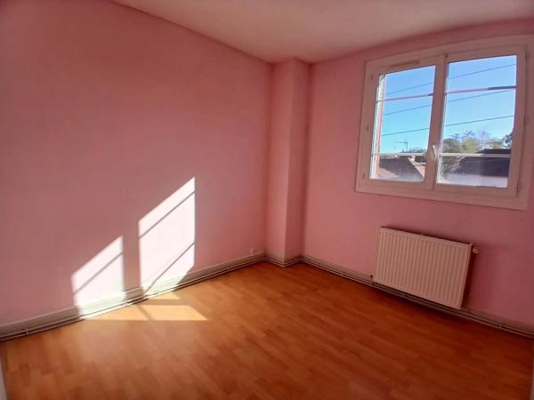 Vente                                                      Maison
                        
                     6 pièces                      117 m2                     à La Machine
