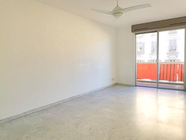 CESSOLE : APPARTEMENT 3 PIECES PROCHE COMMERCES ET TRANSPORTS