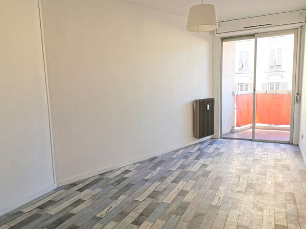 CESSOLE : APPARTEMENT 3 PIECES PROCHE COMMERCES ET TRANSPORTS