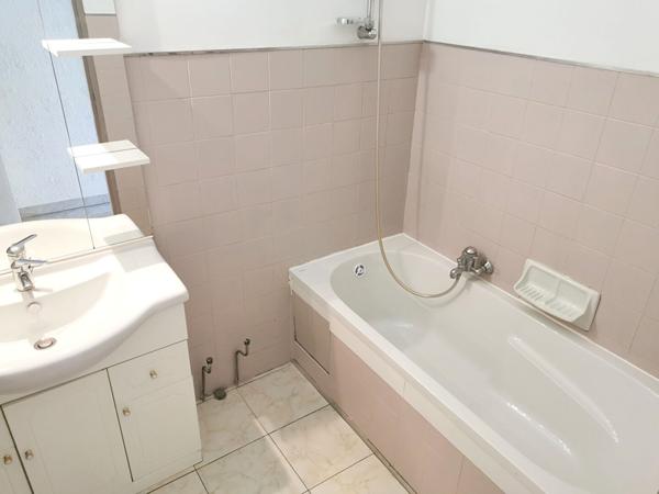 CESSOLE : APPARTEMENT 3 PIECES PROCHE COMMERCES ET TRANSPORTS