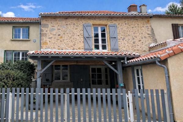 Maison à vendre |  Saint-Germain-de-Confolens |  3 pièces | 130 m²
