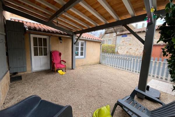 Maison à vendre |  Saint-Germain-de-Confolens |  3 pièces | 130 m²