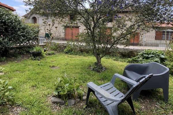 Maison à vendre |  Saint-Germain-de-Confolens |  3 pièces | 130 m²