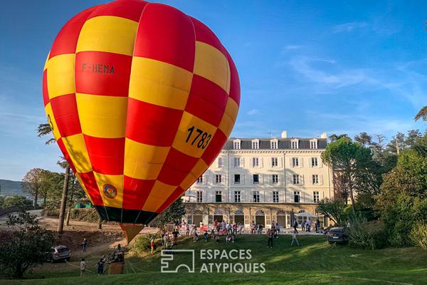 Un château en Ardèche verte, pour des appartements ou un investissement ambitieux.