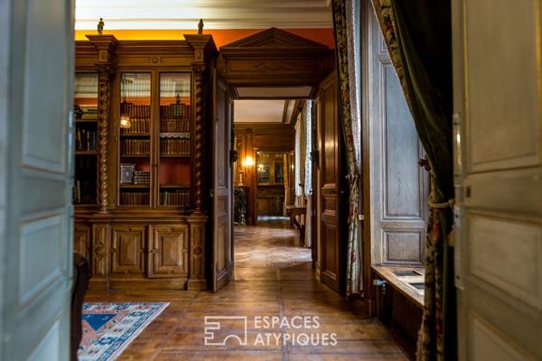 Un château en Ardèche verte, pour des appartements ou un investissement ambitieux.