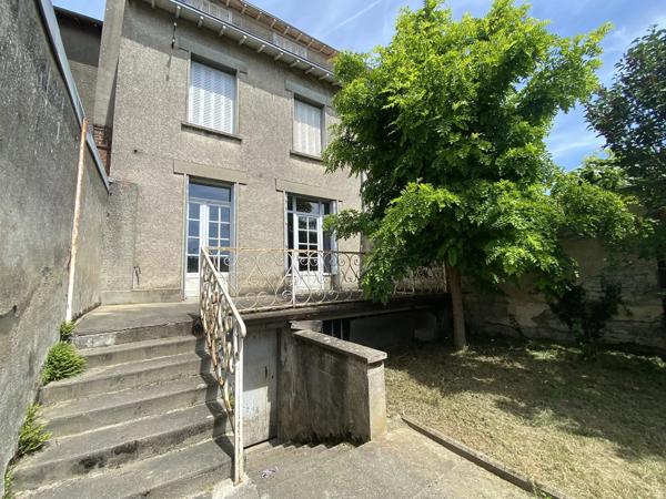 Belle maison de 4 chambres avec jardin et garage dans le centre de Bellac