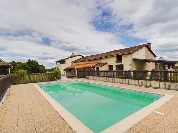 Très grande maison avec potentiel de gîte supplémentaire/terrains à bâtir