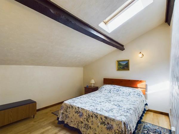 Très grande maison avec potentiel de gîte supplémentaire/terrains à bâtir