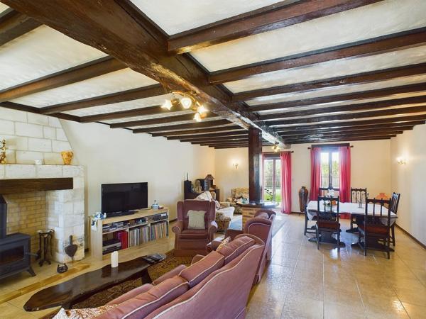 Très grande maison avec potentiel de gîte supplémentaire/terrains à bâtir