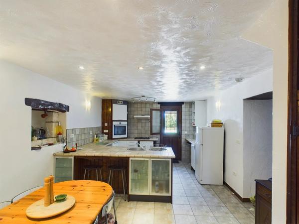 Très grande maison avec potentiel de gîte supplémentaire/terrains à bâtir