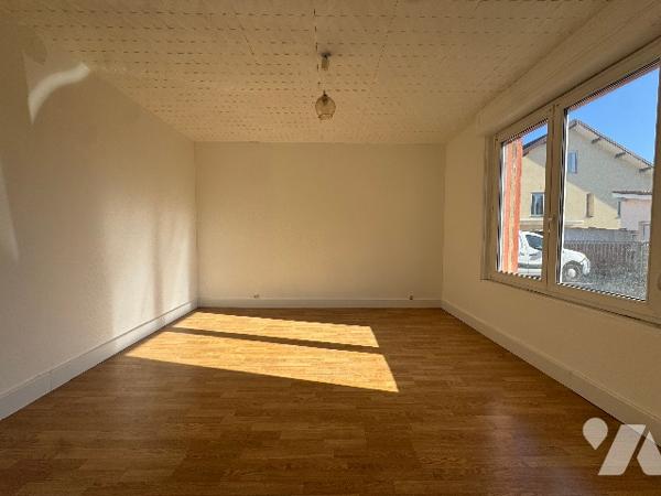 APPARTEMENT REZ-DE-CHAUSSEE 75,24 m2 VELENTIGNEY