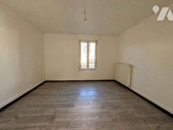 APPARTEMENT REZ-DE-CHAUSSEE 75,24 m2 VELENTIGNEY