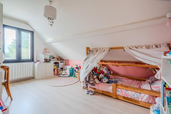 Magny-en-Vexin (95420) Maison - 4 chambres - Grand jardin - Assainissement conforme