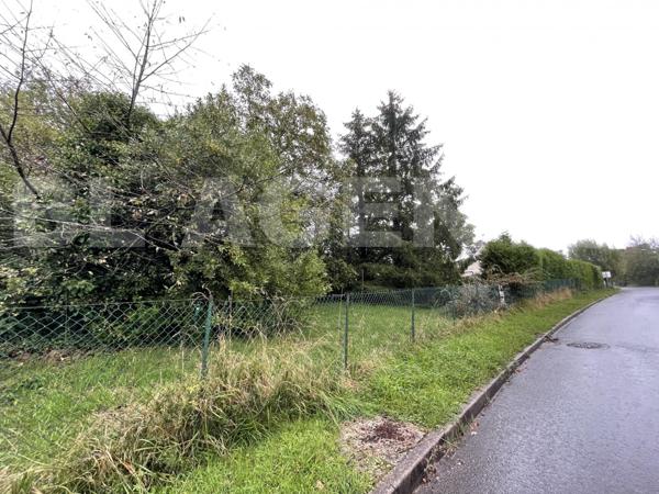 BEAU TERRAIN GRANDE FACADE 