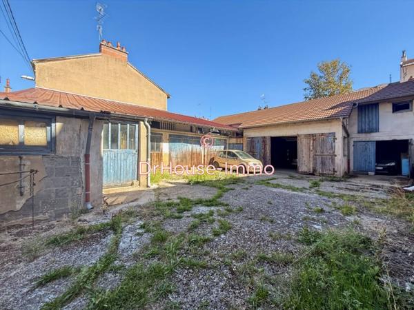 Loft / Atelier à vendre de 200 m²