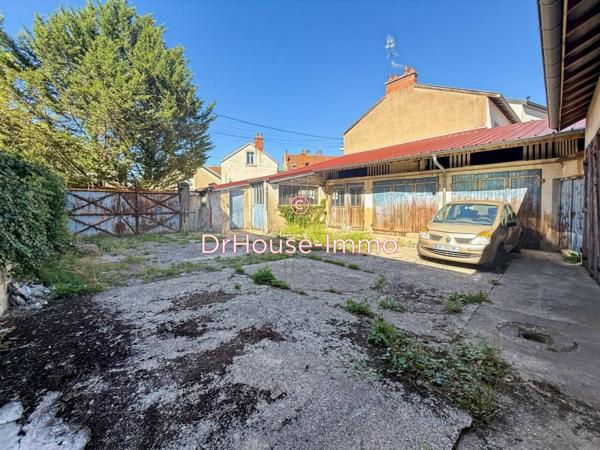 Loft / Atelier à vendre de 200 m²
