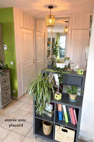 ANSE. appartement dernier étage 4 pièces 87m2, avec terrasse et garage, état nickel !