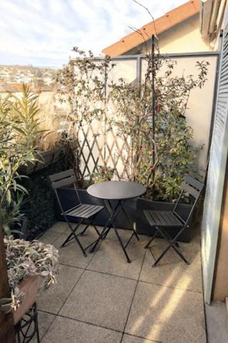 ANSE. appartement dernier étage 4 pièces 87m2, avec terrasse et garage, état nickel !